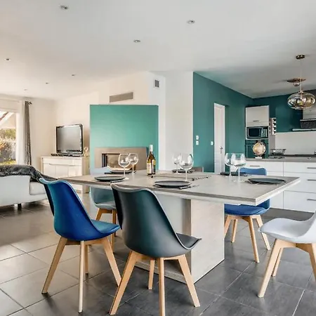 Maison Familiale Au Calme Avec Piscine Securisee Le Barp