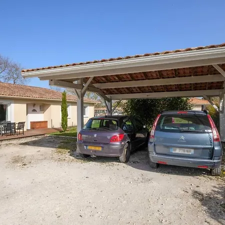 Maison Familiale Au Calme Avec Piscine Securisee Holiday home *